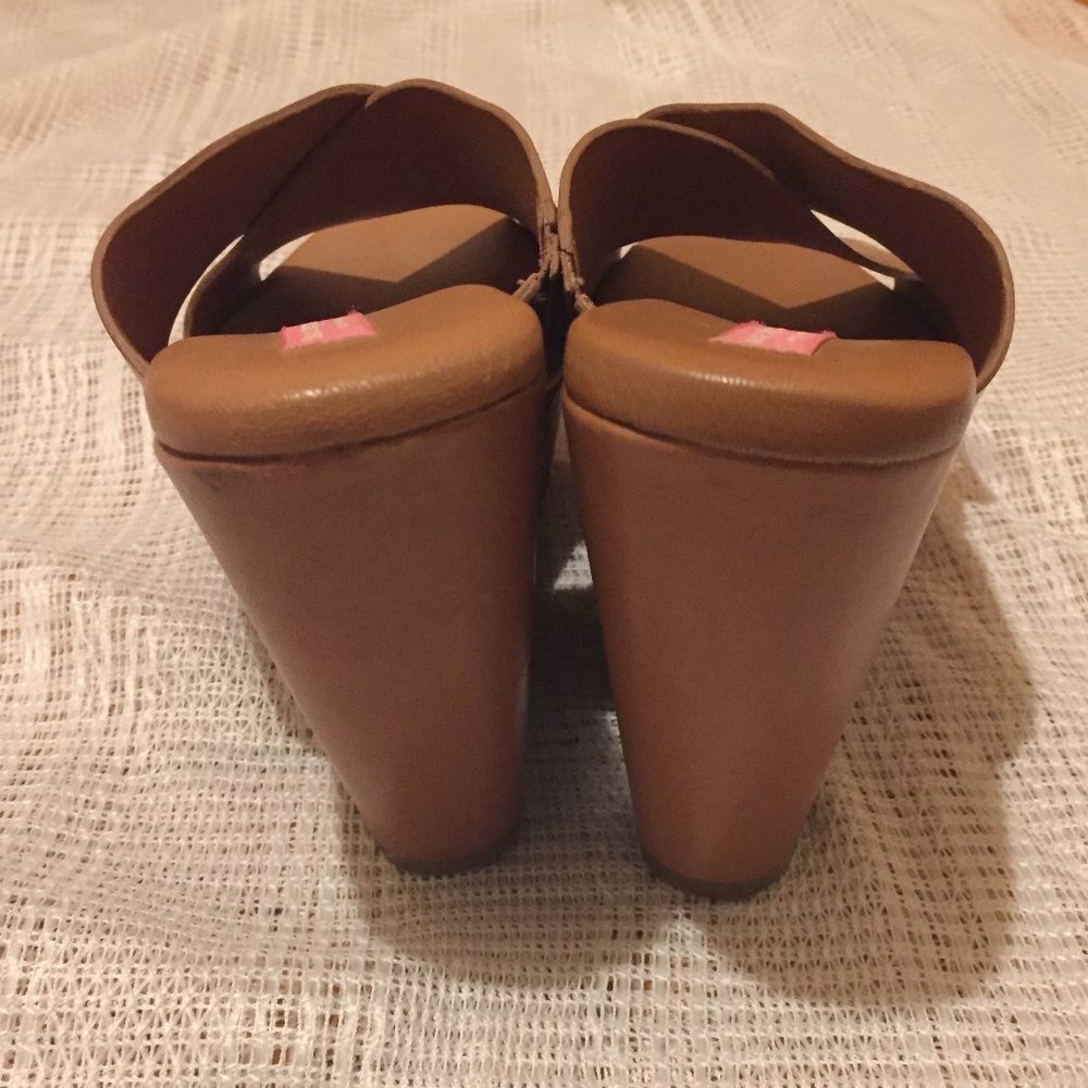 Isaac Mizrahi Leather Wedges - Picture 4 of 8